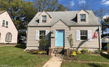 Main picture of 28 E Iroquois Rd