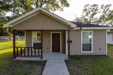 Main picture of 4540 S 5th St