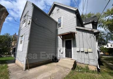 Main picture of 411 W Williams St