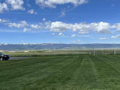 Main picture of 715 Moraine Ct