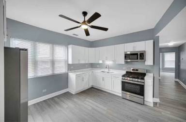 Main picture of 1111 W 62nd St