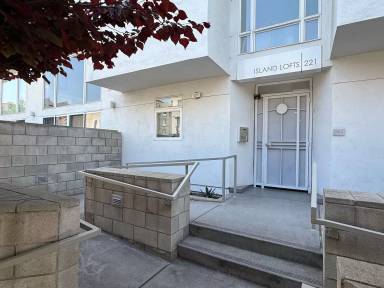 Main picture of 221 Island Ave