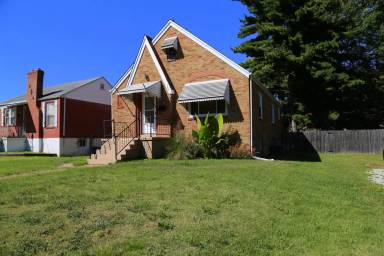 Main picture of 385 Kingston Dr