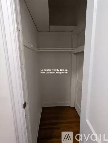 Main picture of 632 W Addison St