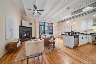 Main picture of 1800 Lawrence St