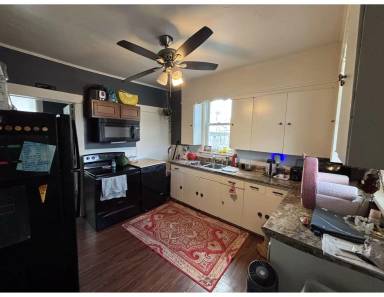 Main picture of 523 Market St