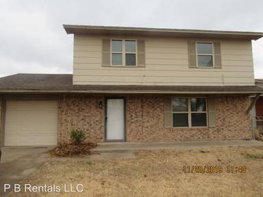 Main picture of 166 SW 69th St