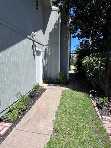 Main picture of 3479 Laird St