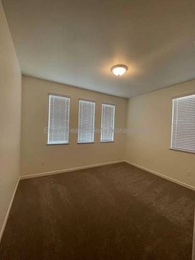 Main picture of 828 Sophie Ct