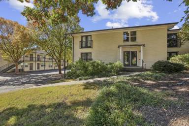 Main picture of 48 Peachtree Ave NE