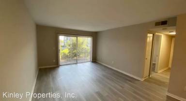 Main picture of 400 Orchard Trace Ln