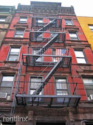Main picture of 303 W 11th St