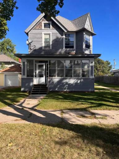 Main picture of 556 9th Ave S
