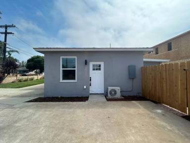 Main picture of 2501-03 Davis Ave