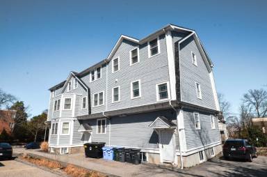 Main picture of 161 Waterman St