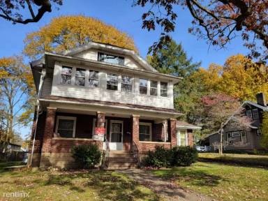 Main picture of 533 Earl Ave