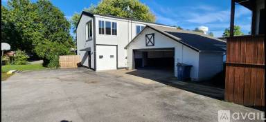 Main picture of 10593 Main St