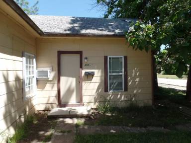 Main picture of 300 1/2 W 14th St