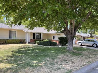 Main picture of 8360 Cambridge St