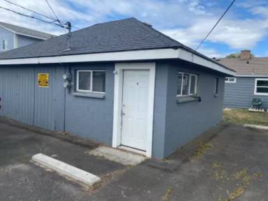 Main picture of 1033 W Columbia Avenue And Ave