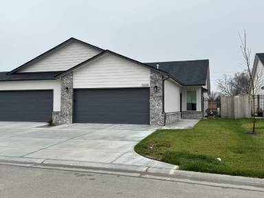 Main picture of 15608 E 21st Ct N