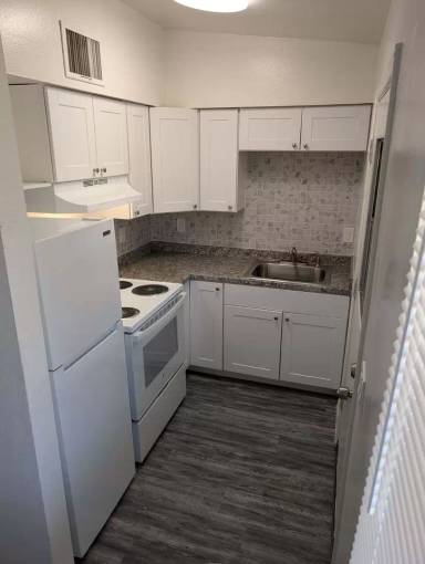 Main picture of 961 E Alvord Rd