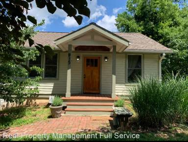 Main picture of 915 Riverside Dr