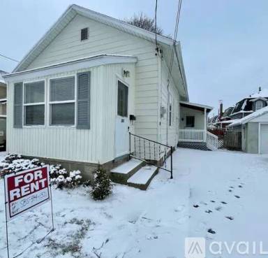 Main picture of 102 Clifton Ave