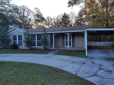 Main picture of 9 Dogwood St