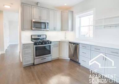 Main picture of 1667 N Richmond St