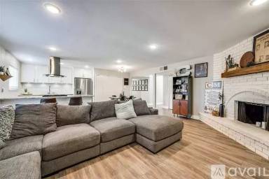 Main picture of 5544 Russell Dr