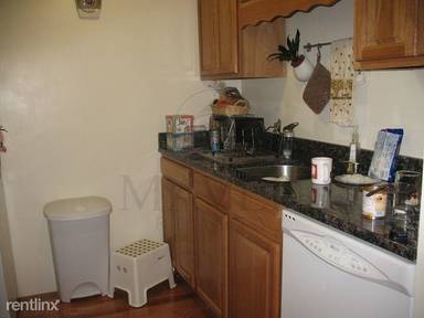 Main picture of 102 Sycamore St