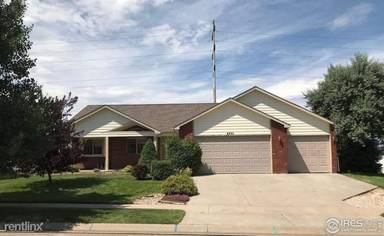 Main picture of 6321 Burgundy St
