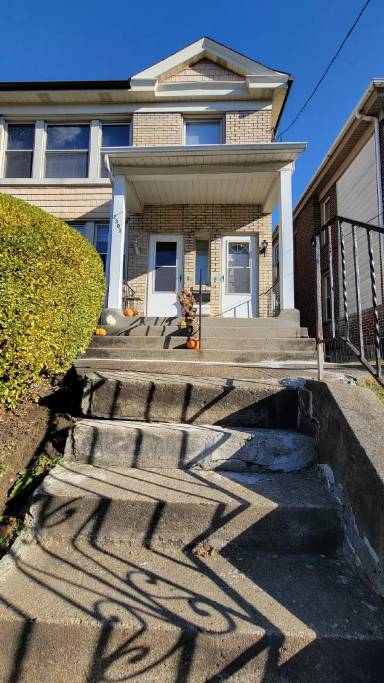Main picture of 2323 Sherbrook St