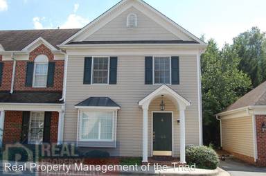 Main picture of 403 Salisbury Ct