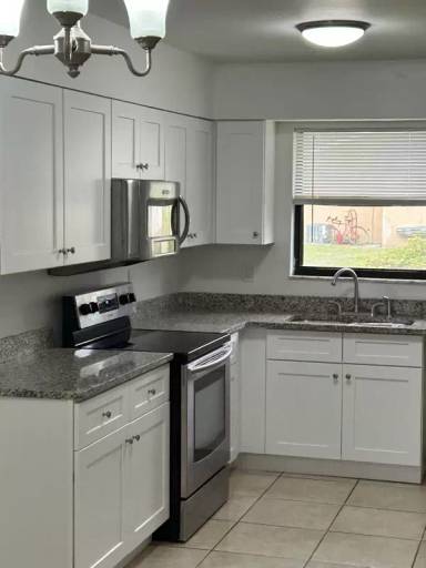 Main picture of 118 Admiral Cir
