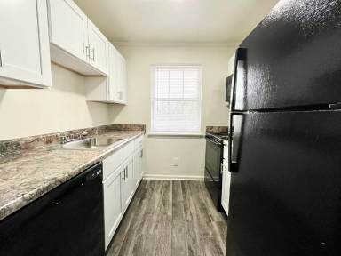 Main picture of 100 Tricia Ln