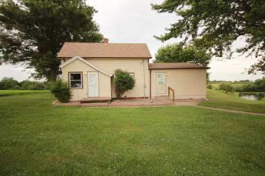 Main picture of 3122 N 1200th Ave