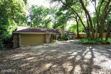 Main picture of 2630 Sand Lake Rd