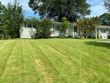 Main picture of 648 Oakmoor Dr
