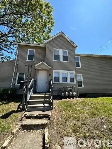 Main picture of 2606 Queen Ave