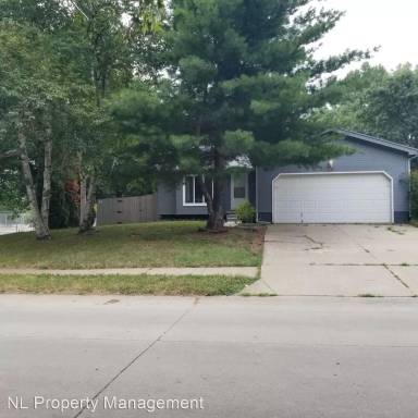 Main picture of 7121 S 137th Ave