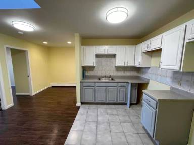 Main picture of 51 E 21st St