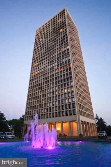 Main picture of Society Hill Towers