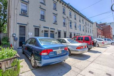 Main picture of 4024 Sansom St