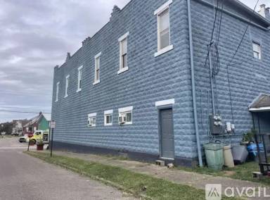 Main picture of 201 W Main St