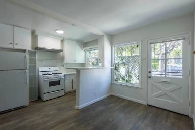 Main picture of 2114 Montana Ave