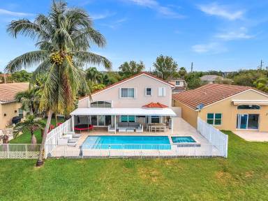 Main picture of 3396 SW 49th St