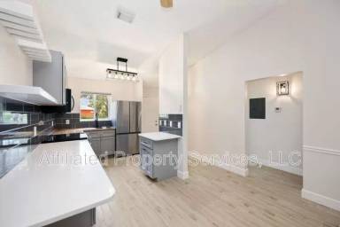 Main picture of 5214 Stacy St