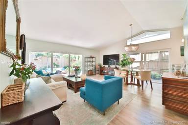 Main picture of 3076 Gifford Ln